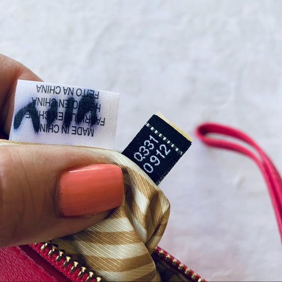 Kate Spade mini wallet clutch wristlet zipped pockets.Like new.Great par… - Picture 8 of 12